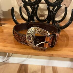 Women’s Ariat Floral Tooled Sunflower Concho Belt